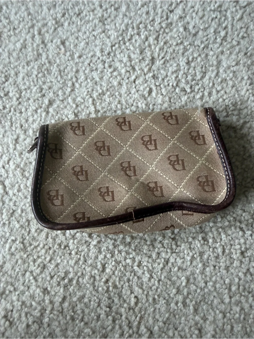 Dooney & Bourke  Brown Canvas Leather Signature Clutch Wallet-Purses Made In USA